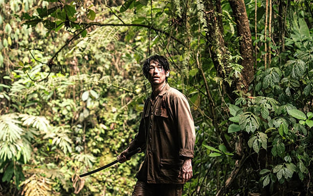 【公開前レビュー】『オラン・イカン』（Lv.3）“怪物”はどこにいるのか──怪物が暴き出す残酷と分断の正体